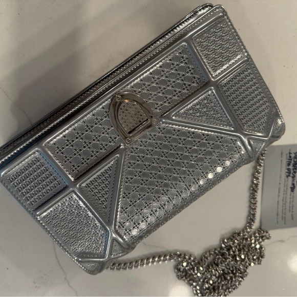 Dior Silver Crossbody Bag with Geometric Design - Picture 1 of 8